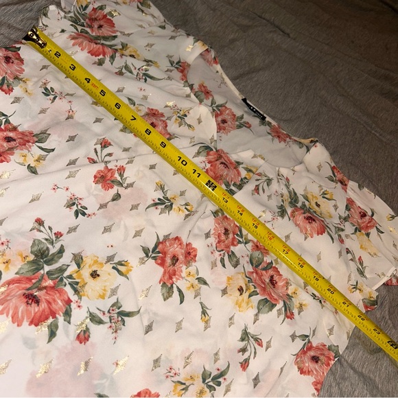 Sara Michelle Floral Blouse with Red and Yellow Accents - Picture 3 of 11